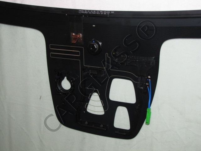 Фото Лобовое стекло на вольво хс60, volvo xc60 в наличии на нашем складе